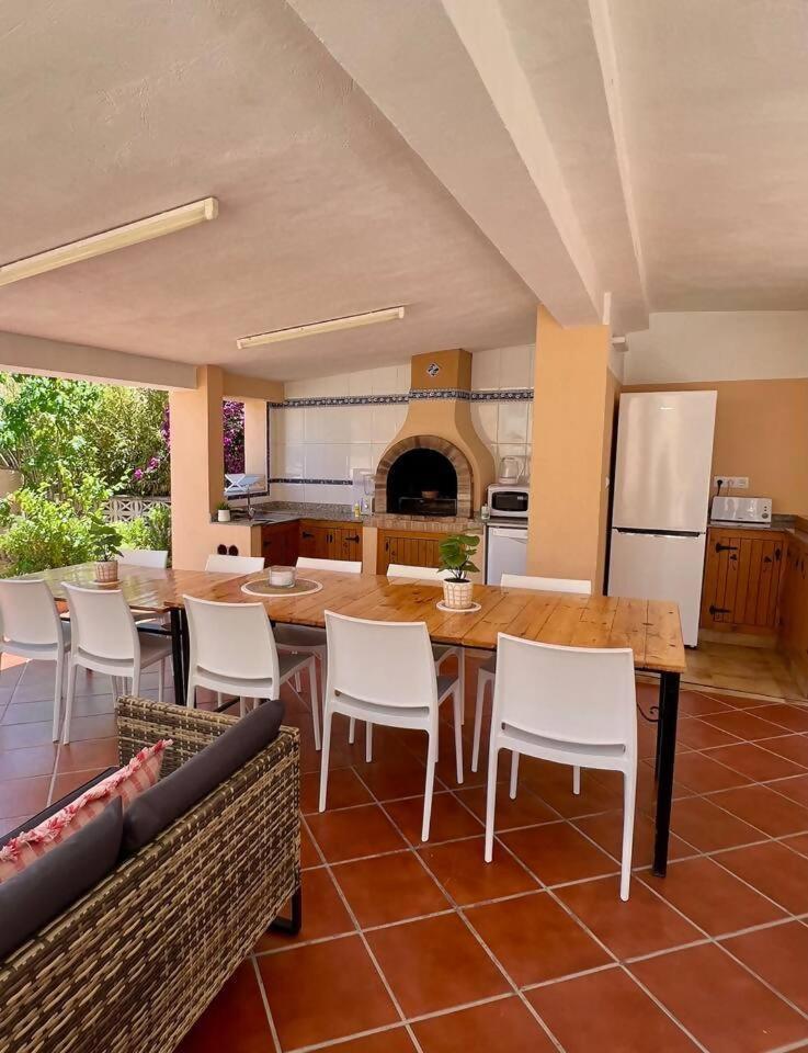 Relaxdiversion En Villa Piscina Bbq Y Cocina Ext كاليبي المظهر الخارجي الصورة